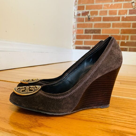 Tory Burch Chelsea Brown Suede Leather Wedge Pumps Size 7.5 M - Picture 4 of 15